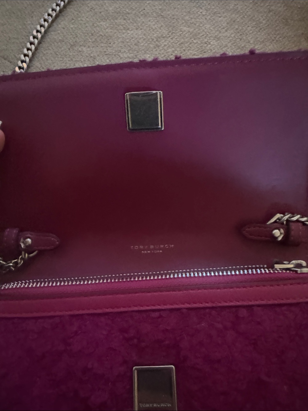 Tory Burch Willa Magenta Shearling Chain Crossbody Bag - Picture 3 of 5